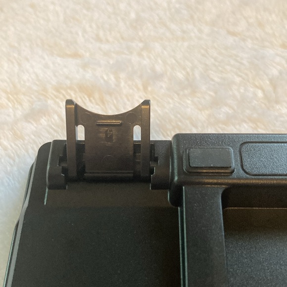 INSIGNIA USB Keyboard with kick stands on bottom New in box - Picture 7 of 9